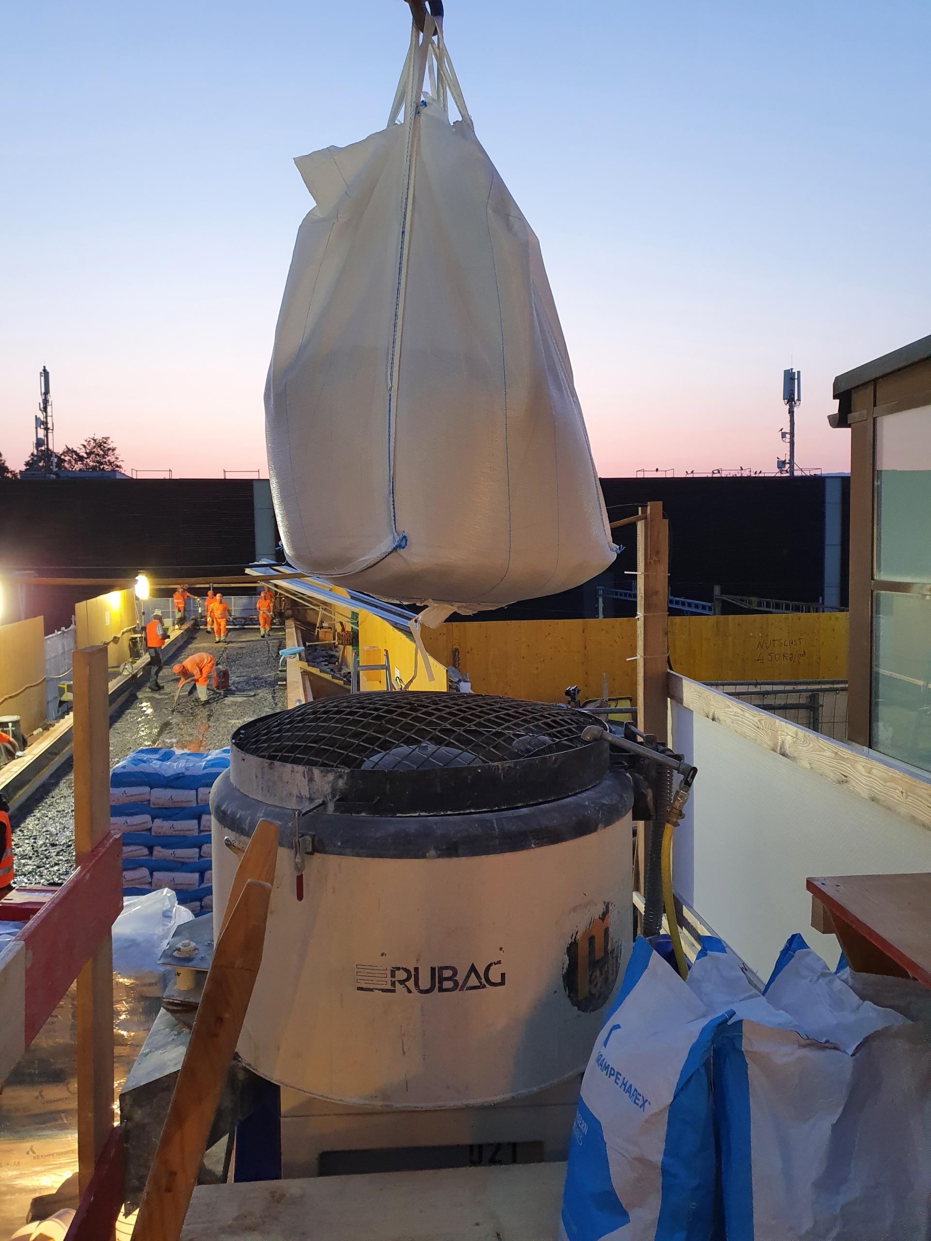 Bauarbeiten für die Fußgängerbrücke am Bahnhof Thalwil