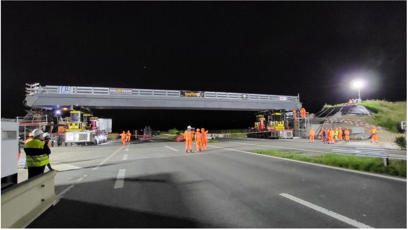 Brücke vor und nach der Verschiebung